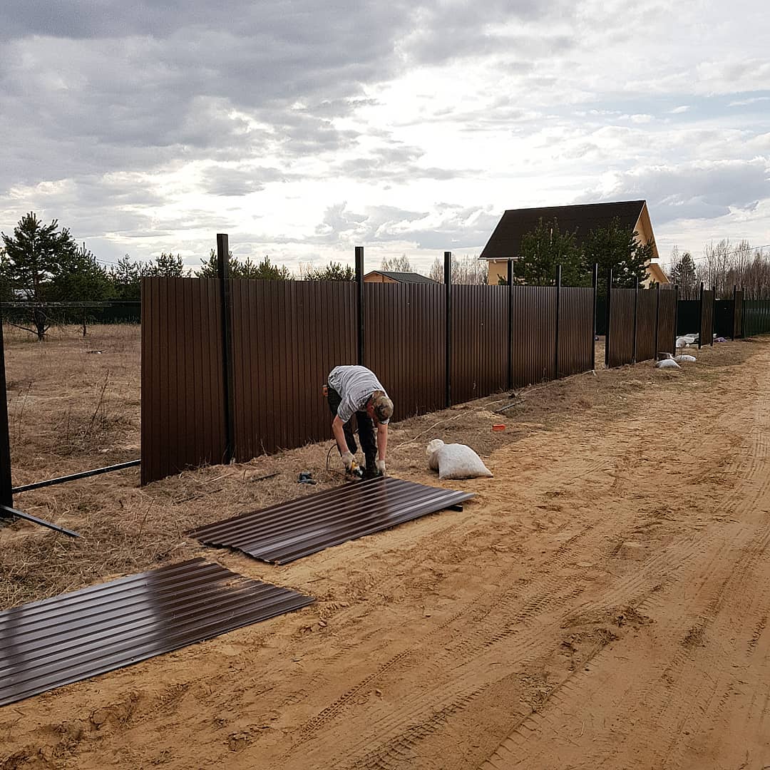 Как выбрать рисунок кованого забора под архитектуру дома и уровень приватности участка в Лыткарино