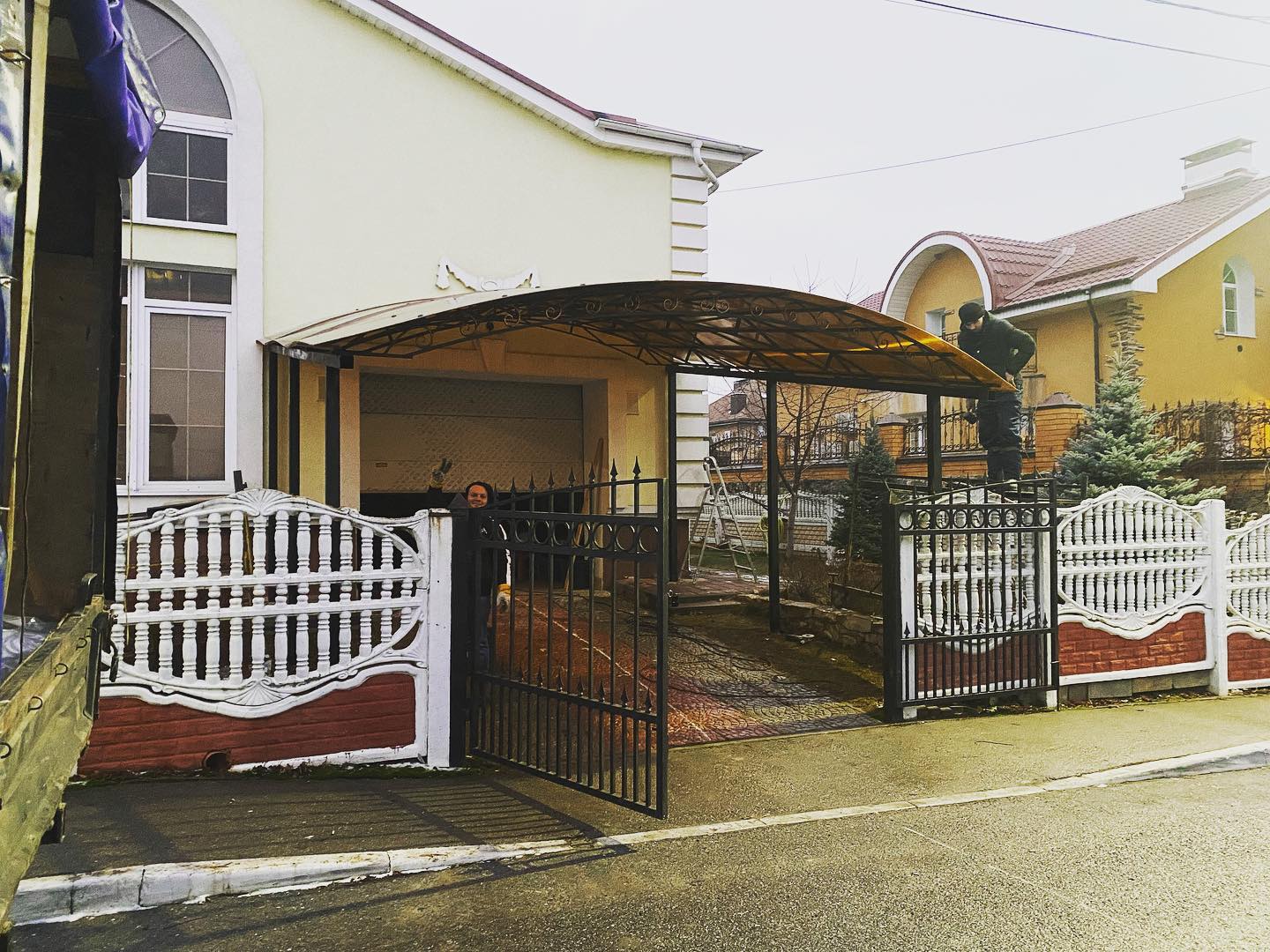 Как выбрать покрытие для металлического забора в Лыткарино, чтобы снизить риск коррозии